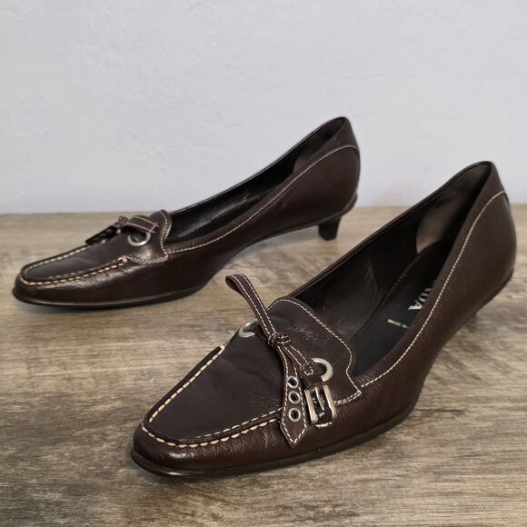 Prada Shoes - Vtg PRADA Kitten Heel Pumps Y2k Shoes Women's 6 Brown Leather Buckle Bow Italy
